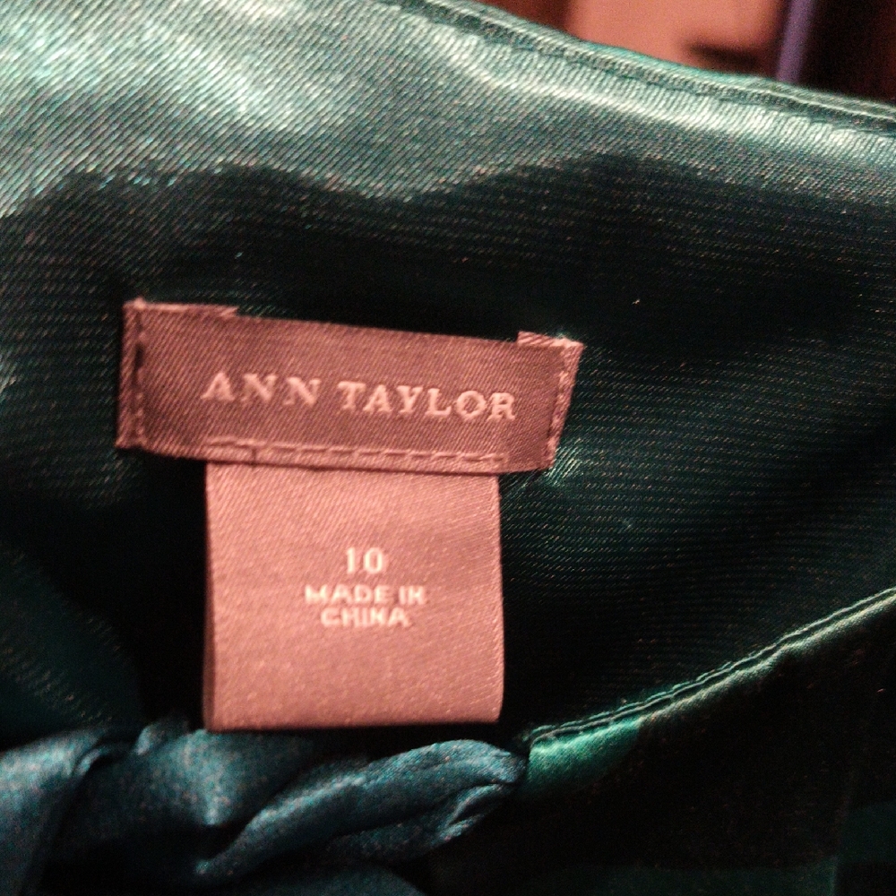 FINAL PRICE Ann Taylor Emerald Silk Foliage Print Strappy Blouse/Tie-up Front 10
